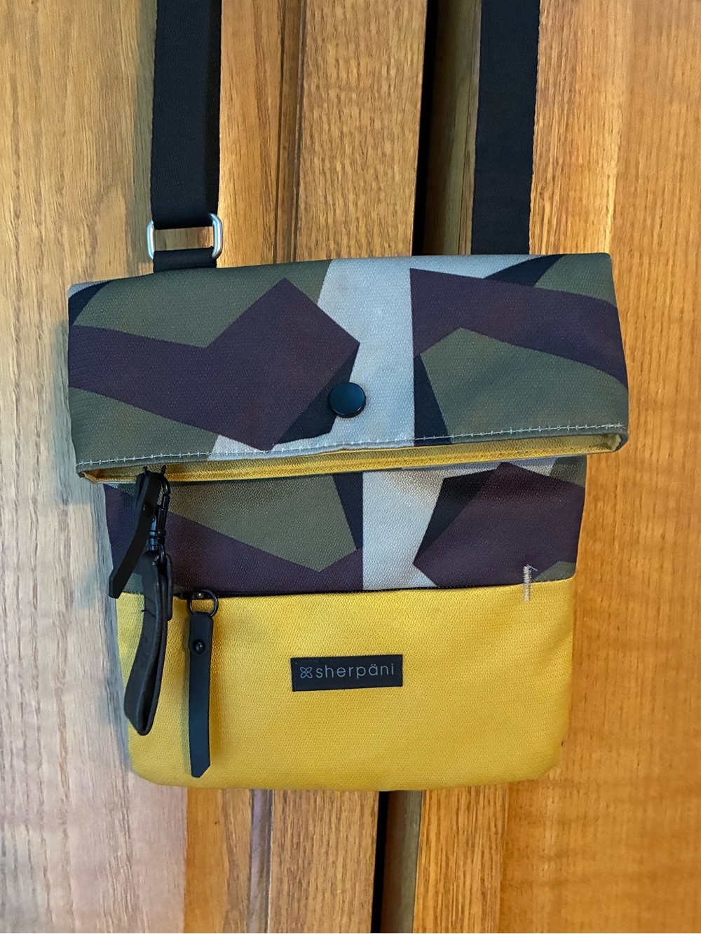 Sherpani Yellow & Olive Crossbody Bag